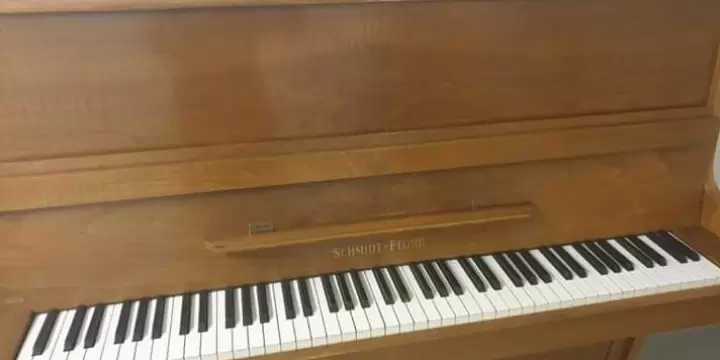 Piano droit Schmidt Flhor.