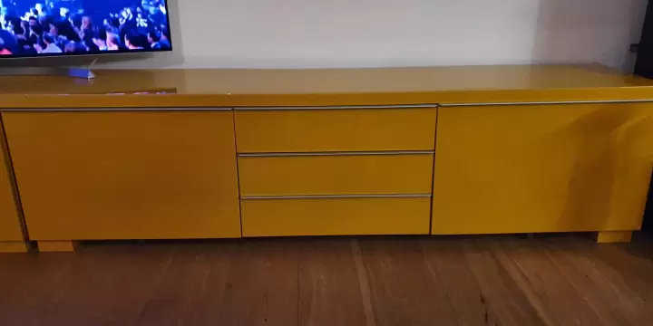 2 meubles TV Ikea